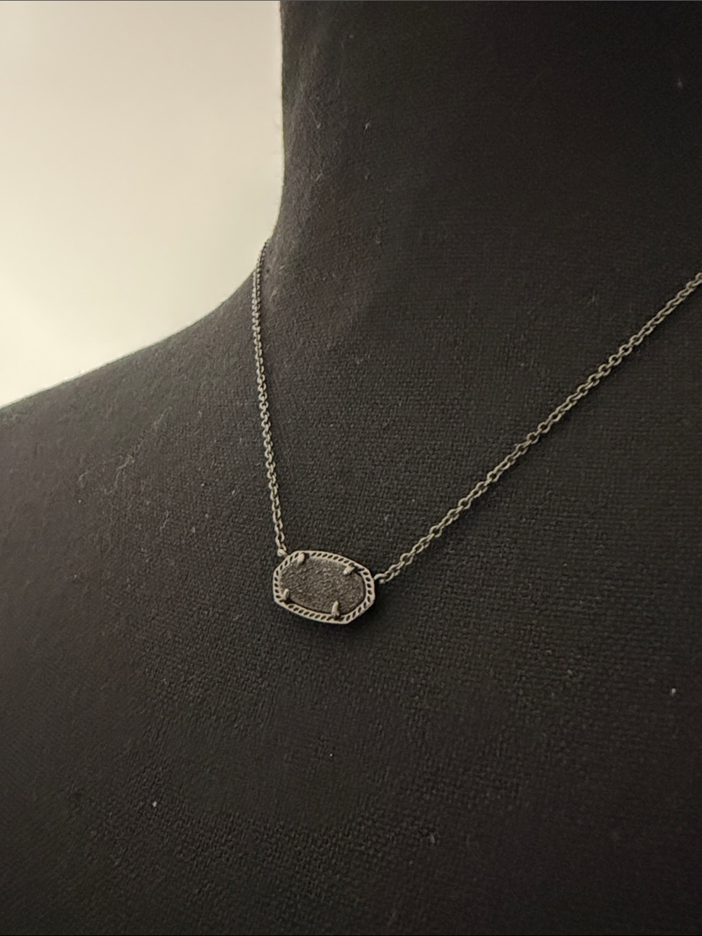 BLACK KENDRA SCOTT ELISA PENDANT NECKLACE